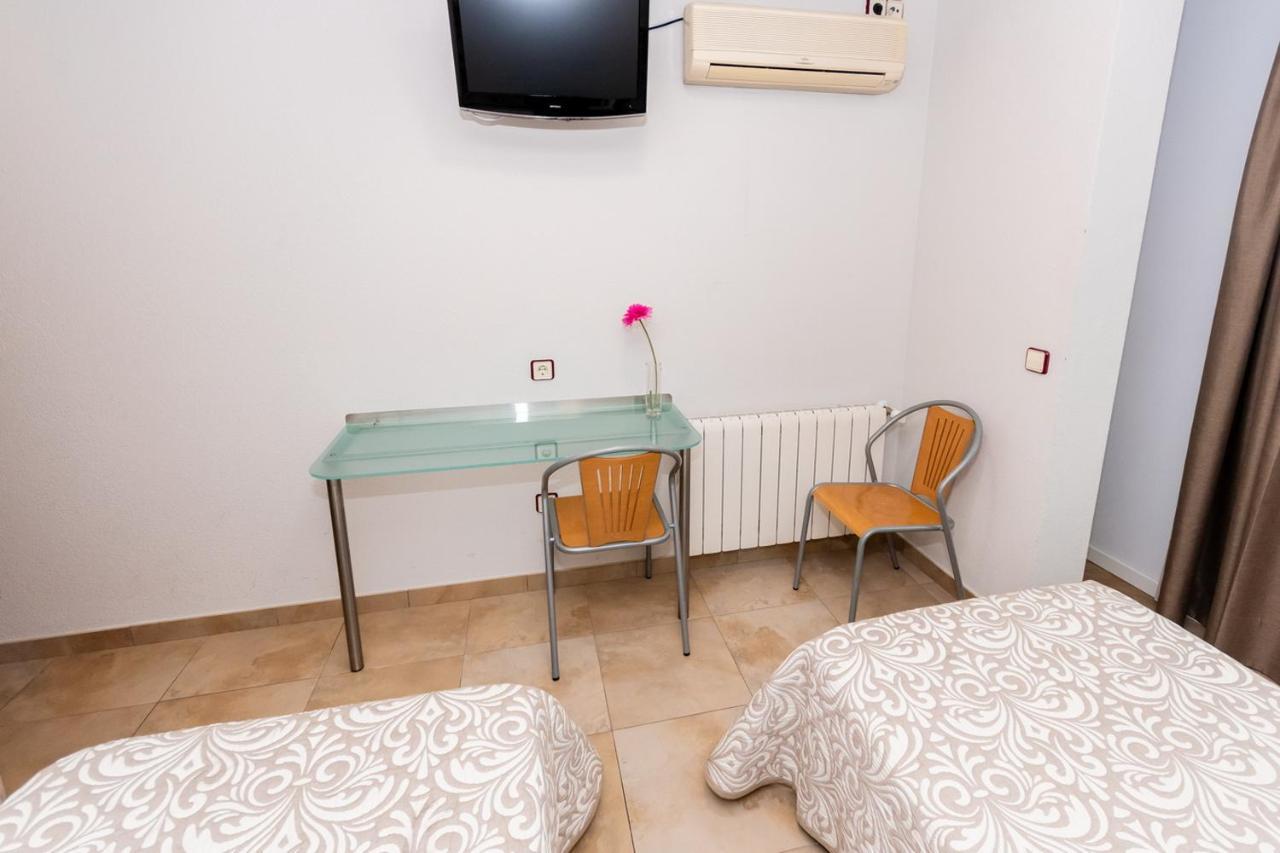 Hostal Viky Madri Exterior foto