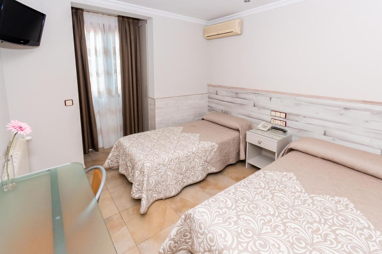 Hostal Viky Madri Exterior foto